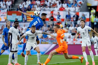 Đội tuyển Anh (áo trắng) trong trận hòa 0-0 trước Slovenia tại vòng bảng.