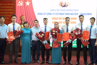 Hằng năm Đảng ủy Công ty cổ phần Than Núi Béo phấn đấu kết nạp từ năm đến bảy đảng viên là người dân tộc thiểu số.