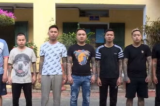 Các đối tượng phạm tội “Cho vay lãi nặng trong giao dịch dân sự”. (Ảnh: Công an cung cấp)