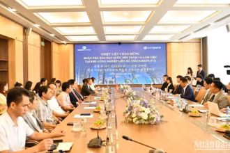 Quang cảnh buổi làm việc giữa đoàn thông tấn, báo chí Hàn Quốc với tỉnh Thái Bình.