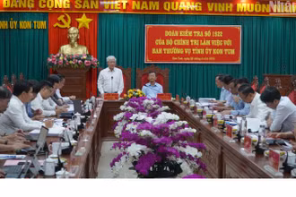 Quang cảnh buổi làm việc.