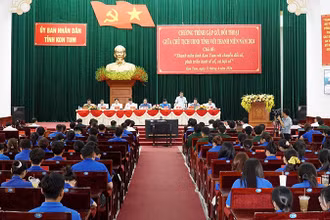 Quang cảnh buổi gặp gỡ, đối thoại.