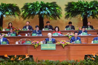 Tổng Bí thư Nguyễn Phú Trọng và các đồng chí lãnh đạo Đảng, Nhà nước tham gia Đoàn Chủ tịch Đại hội.