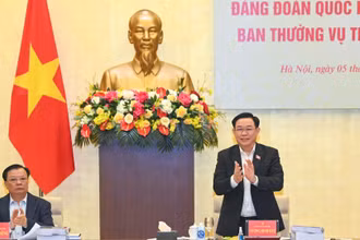 Bí thư Đảng đoàn Quốc hội, Chủ tịch Quốc hội Vương Đình Huệ chủ trì cuộc làm việc.