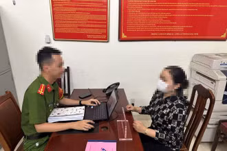 Nạn nhân đến trình báo với cơ quan công an.