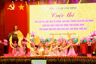 Chương trình nghệ thuật chào mừng khai mạc cuộc thi.