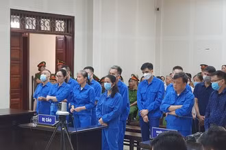 Các bị cáo tại phiên tòa.