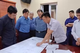 Lãnh đạo Tập đoàn Công nghiệp Than-Khoáng sản Việt Nam trực tiếp chỉ đạo công tác cứu hộ tại Công ty than Hòn Gai - TKV.