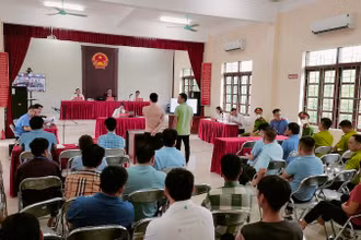 Quang cảnh phiên tòa xét xử lưu động tại xã Hà Lâu, huyện Tiên Yên, tỉnh Quảng Ninh.