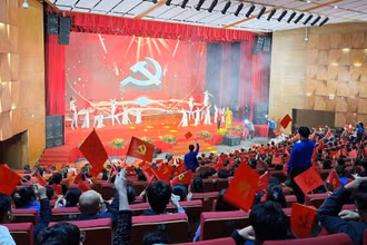 Quang cảnh lễ phát động "Thanh xuân dâng Đảng" tối 9/3/2024.
