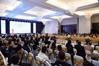 Quang cảnh diễn đàn khu công nghiệp trục cao tốc phía đông.