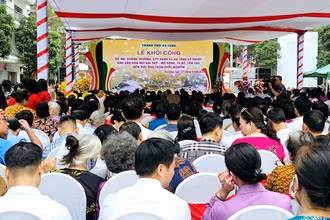 Quang cảnh lễ khởi công.