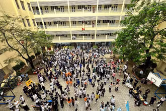 Trong khuôn viên Trường đại học Sư phạm Hà Nội 