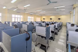 Thí sinh dự thi HSA năm 2024 (Ảnh: VNU)