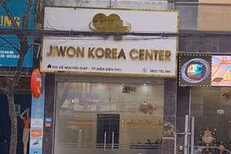 Đoàn kiểm tra Sở Y tế tỉnh Điện Biên đã yêu cầu cơ sở Jiwon Korea Center dừng hoạt động để làm rõ các việc liên quan.