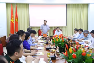 Phó Chủ tịch Quốc hội Trần Quang Phương, phát biểu chỉ đạo tại buổi làm việc với tỉnh Điện Biên.