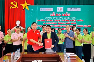 Ngân hàng Thực phẩm Việt Nam và Hội Chữ thập đỏ tỉnh Điện Biên ký biên bản phối hợp cung cấp thực phẩm cho các hộ dân nghèo trên địa bàn tỉnh Điện Biên.