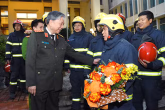 [Ảnh] Lễ xuất quân đội cứu nạn, cứu hộ Bộ Công an lên đường thực hiện nhiệm vụ tại Thổ Nhĩ Kỳ