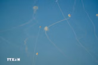 Vụ tấn công nhằm trả đũa các vụ không kích của Israel vào 7 thị trấn và làng mạc ở miền nam Liban. (Ảnh: THX/TTXVN)
