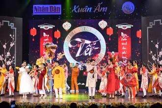 [Ảnh] “Xuân ấm 2023” lan tỏa thông điệp chung tay vì người nghèo