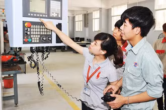 Đào tạo nghề tại Trường cao đẳng Công nghệ cao Hà Nội. Ảnh: HẢI NAM