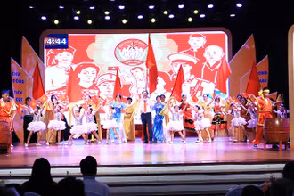 Tiết mục dự thi của ông Quách Ngọc Phong - Giải đặc biệt vòng chung khảo Hội thi Trưởng ban Công tác mặt trận thành phố Hà Nội. (Ảnh MẠNH KHÁNH)