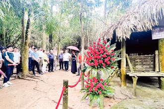 Lán Nà Nưa, điểm đến trong hành trình về nguồn của du khách trong và ngoài nước.