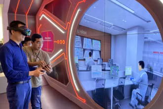 Doanh nghiệp khoa học và công nghệ trình diễn sản phẩm trí tuệ nhân tạo.