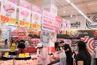 Thịt lợn là mặt hàng không thể thiếu trong dịp Tết cổ truyền.