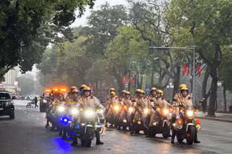 Lực lượng Cảnh sát giao thông tham gia diễu hành tại lễ ra quân.