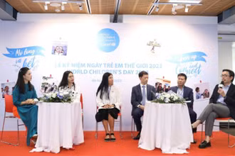 Các đại biểu tham gia tọa đàm tại Lễ kỷ niệm Ngày trẻ em thế giới.