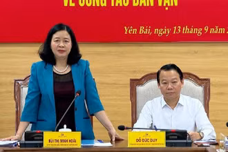 Trưởng Ban Dân vận Bùi Thị Minh Hoài phát biểu tại buổi làm việc.