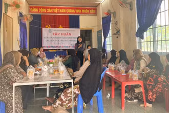 Hội Liên hiệp Phụ nữ tỉnh tập huấn phụ nữ Chăm kiến thức hạch toán kinh doanh.