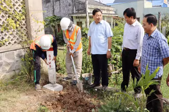 Kiểm tra công tác giải phóng mặt bằng dự án cao tốc Châu Đốc-Cần Thơ-Sóc Trăng.