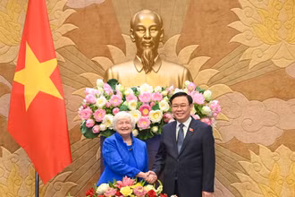 Chủ tịch Quốc hội Vương Đình Huệ và Bộ trưởng Tài chính Hoa Kỳ Janet Yellen tại buổi tiếp.