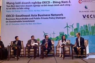Các diễn giả tham dự tọa đàm.