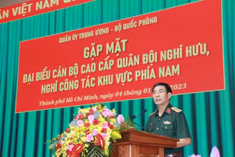 Đại tướng Phan Văn Giang, Ủy viên Bộ Chính trị, Phó Bí thư Quân ủy Trung ương, Bộ trưởng Bộ Quốc phòng chủ trì buổi gặp mặt.