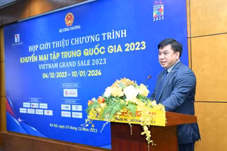 Phó cục trưởng Cục Xúc tiến thương mại Lê Hoàng Tài phát biểu tại cuộc họp.