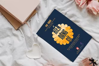 Tiểu thuyết "Hiến đăng sứ". (Ảnh: Nhà xuất bản Phụ nữ Việt Nam".