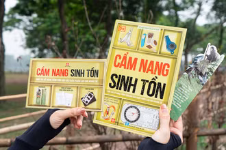 Cuốn “Cẩm nang sinh tồn”. (Ảnh: Đinh Tị Books)