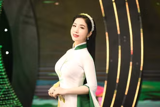 Sao Mai Phương Nga ra mắt hai MV ca ngợi Chủ tịch Hồ Chí Minh