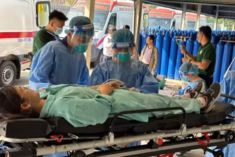 Thực hiện diễn tập tại khu Hồng Hà, Cửu Long, Hương Giang, Lâm Viên của Bệnh viện Dã chiến số 13.