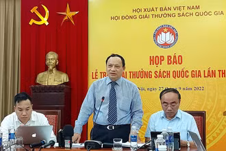 Ban Tổ chức thông báo về Giải Sách Quốc gia 2022. (Ảnh: MAI LỮ)