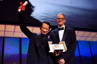 Đạo diễn Trần Anh Hùng nhận giải Đạo diễn xuất sắc nhất tại Cannes 2023. (Ảnh: festival-cannes.com)