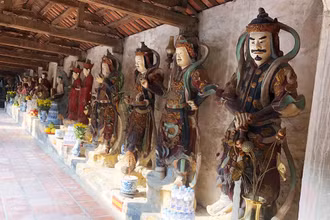 Hệ thống tượng đất nung có giá trị về mỹ thuật, lịch sử đang được lưu giữ tại chùa Nôm (Hưng Yên).