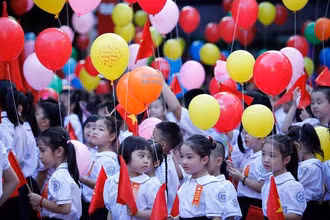 Tăng cường điều kiện bảo đảm thực hiện hiệu quả, chất lượng giáo dục mầm non, phổ thông.