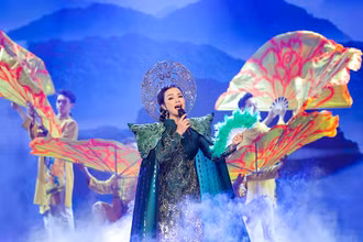 Ca sĩ Tân Nhàn trong chương trình "Con đường âm nhạc". (Ảnh: HÒA NGUYỄN)