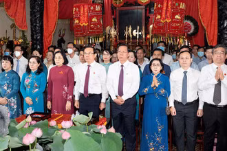 Lãnh đạo Thành phố Hồ Chí Minh tham dự nghi lễ cúng giỗ.