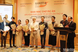 Các đạo diễn của 8 dự án vào vòng thuyết trình. (Ảnh: KHIẾU MINH)