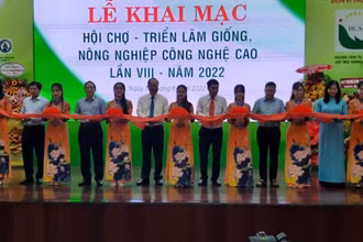 Cắt băng khai mạc Hội chợ-Triển lãm.